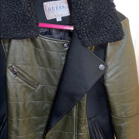 GUESS - Picture 3 of 13